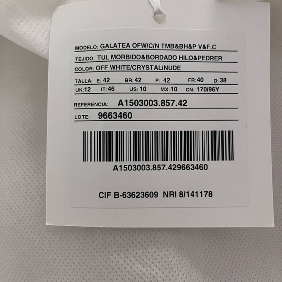 Wedding dress new size 10 - Picture 5 of 7